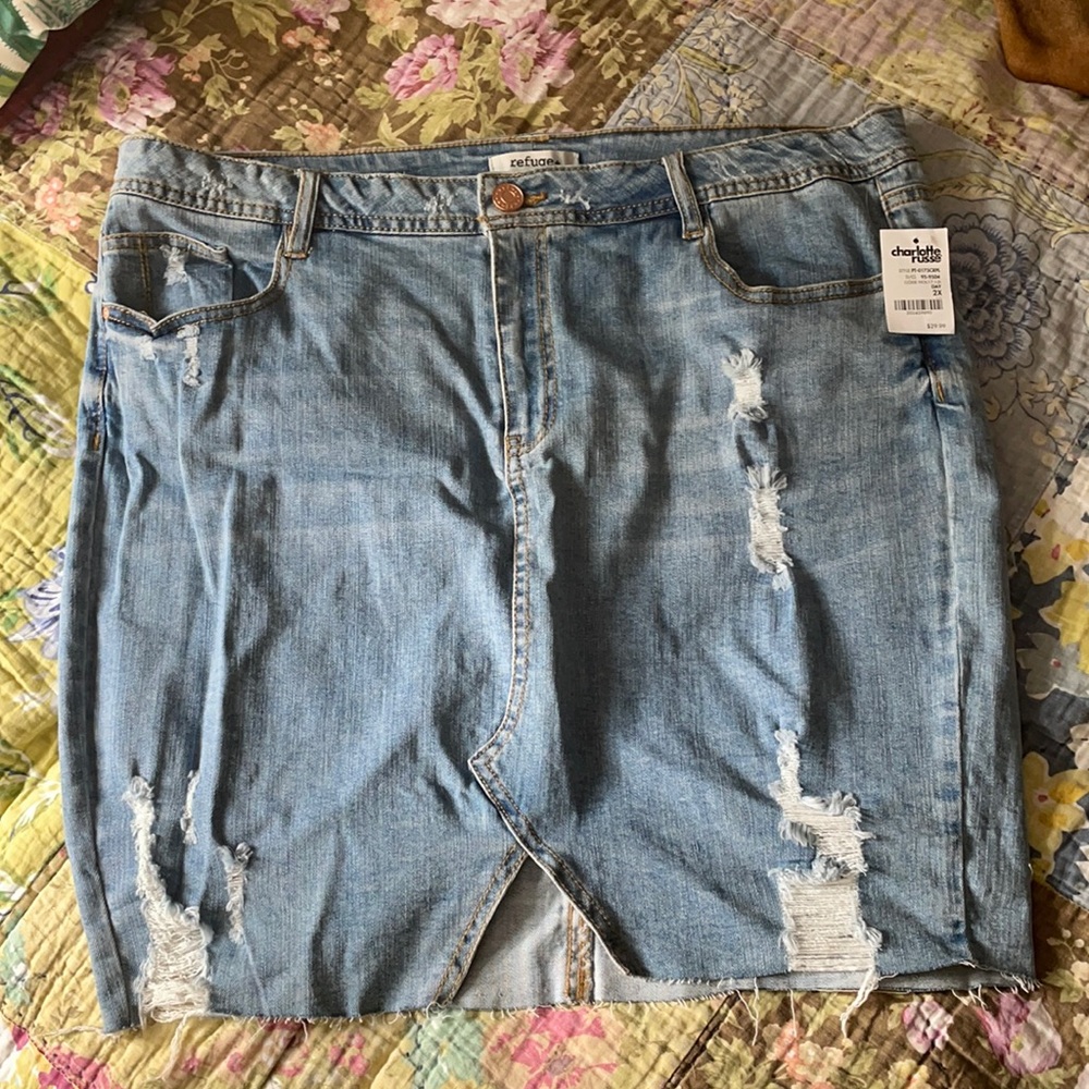 NWT distressed jean skirt